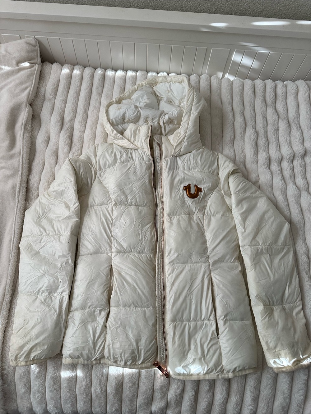 True Religion Hooded Puffer Jacket in Off-White
